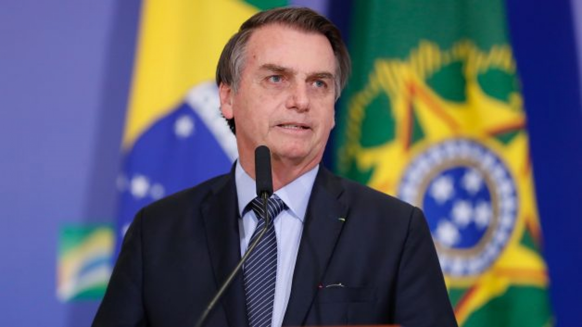 Bolsonaro assina medida provisória para extinguir o Seguro ...